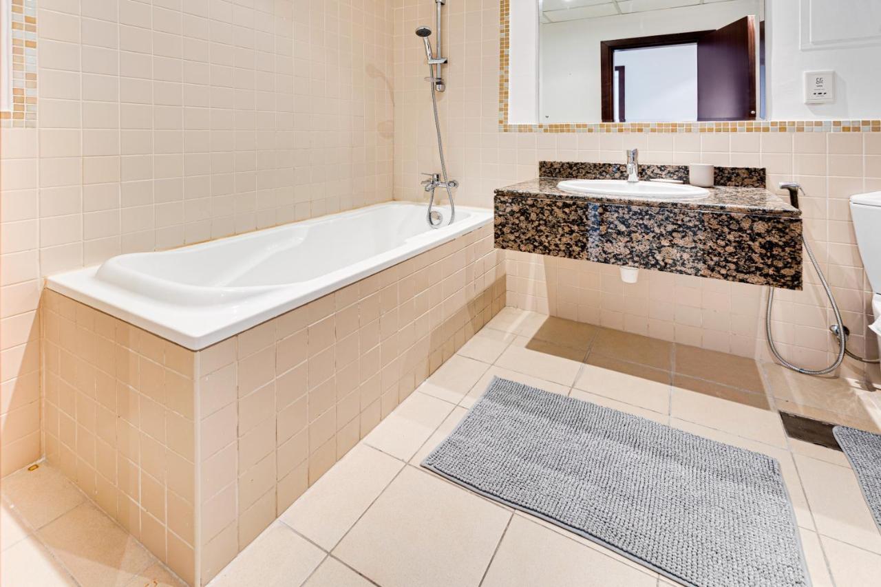 2 Bd Apartment In Bahar Jbr دبي المظهر الخارجي الصورة